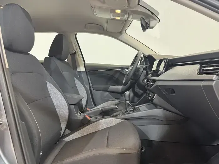 Usado Skoda Scala Essence 116 CV (85 kW) 2025 Gris Utilitario