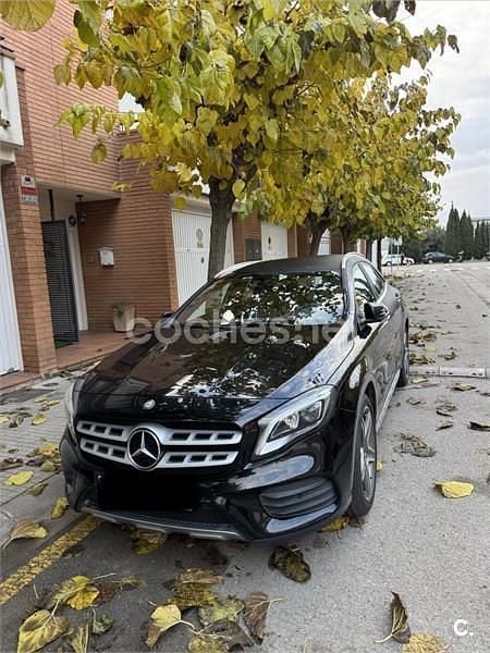 Usado Mercedes GLA200 136 CV (100 kW) 2017 Negro SUV