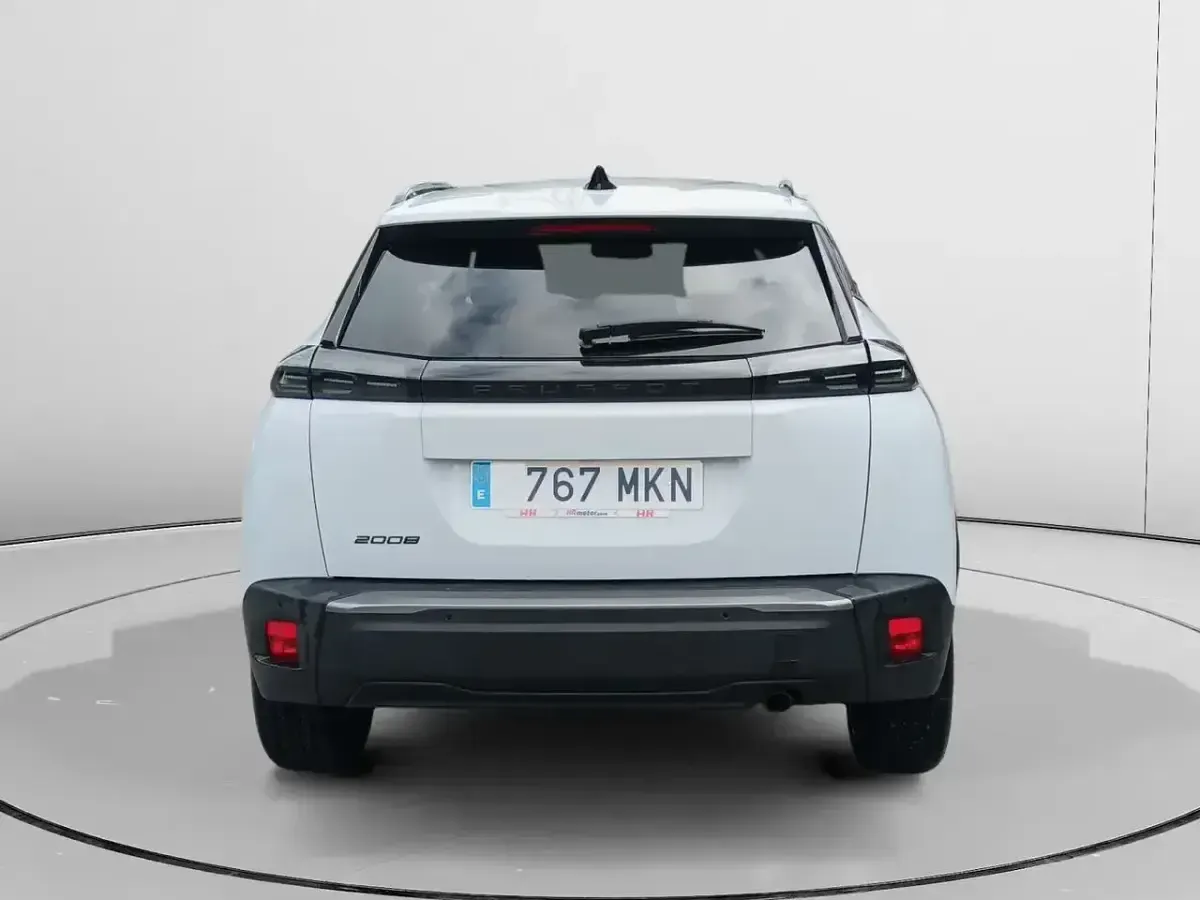 Usado Peugeot 2008 Allure 101 CV (74 kW) 2023 Blanco SUV