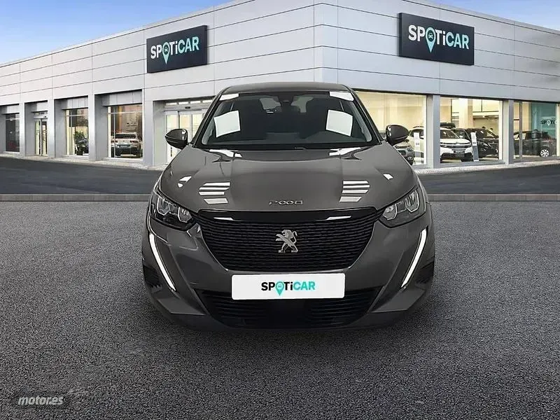 Usado Peugeot 2008 Active 100 CV (73 kW) 2021 Gris SUV