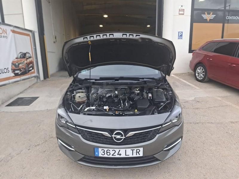 Usado Opel Astra Business Elegance 145 CV (106 kW) 2021 Gris / plata Familiar