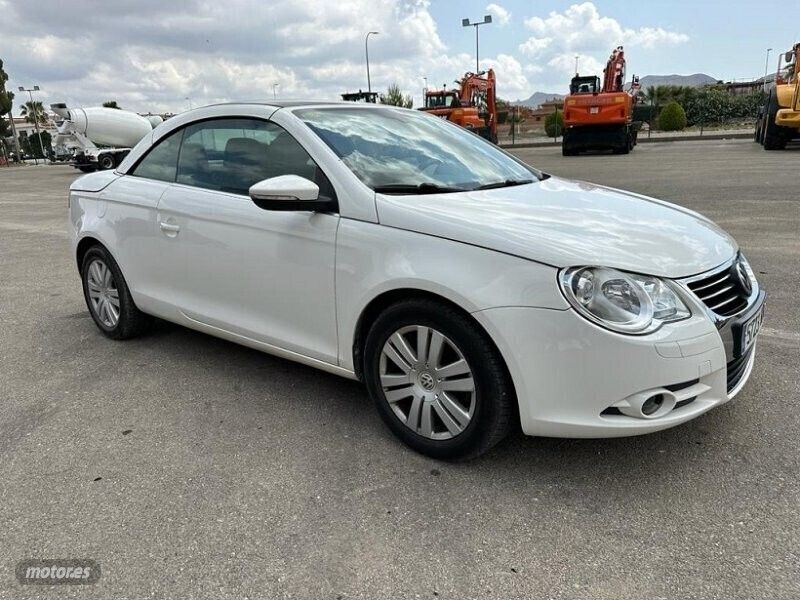 Usado VW Eos 140 CV (102 kW) 2008 Blanco Descapotable