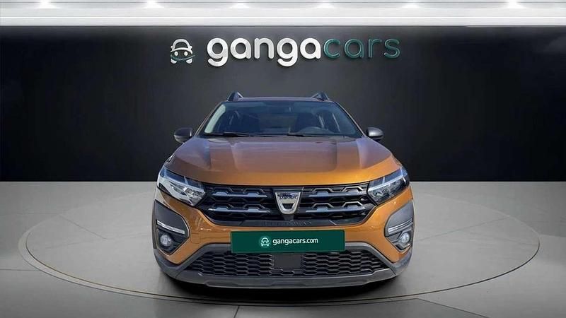 Usado Dacia Sandero Comfort 91 CV (66 kW) 2022 Naranja Utilitario