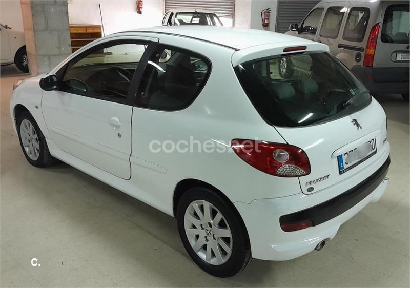 Blanco Usado 2009 Peugeot 206+ Utilitario | 2400 € (Buen precio) - Imagen 1/3