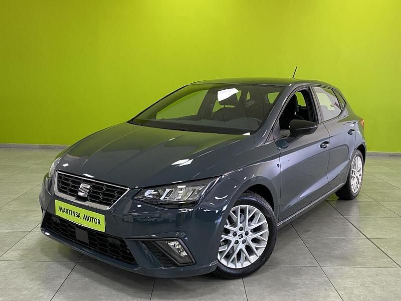 Usado Seat Ibiza FR 115 CV (84 kW) 2025 Gris Utilitario
