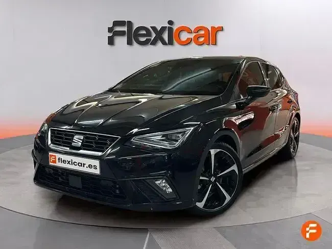 Usado Seat Ibiza FR 110 CV (80 kW) 2021 Negro Utilitario