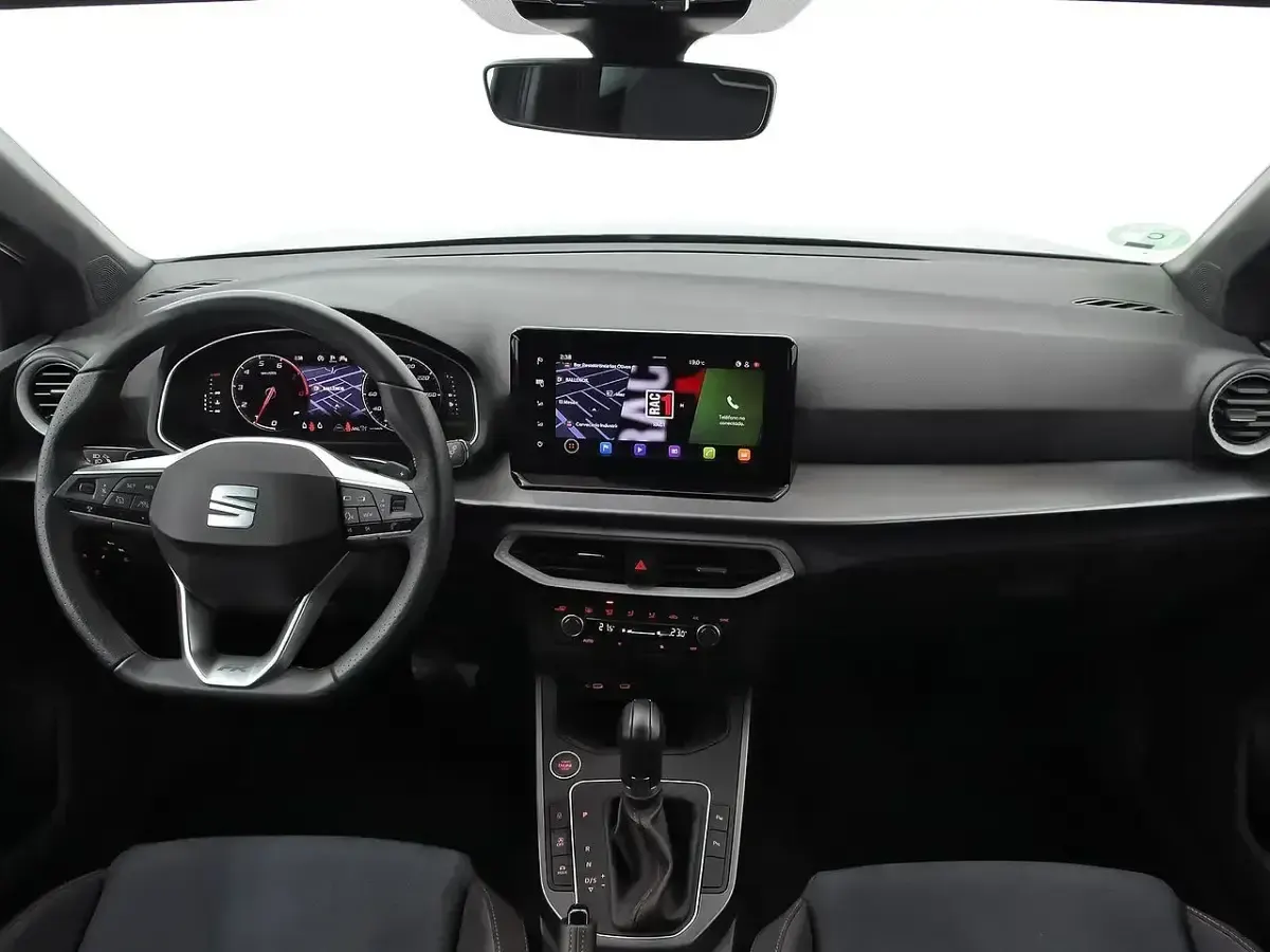 Usado Seat Arona FR 115 CV (84 kW) 2025 Gris SUV