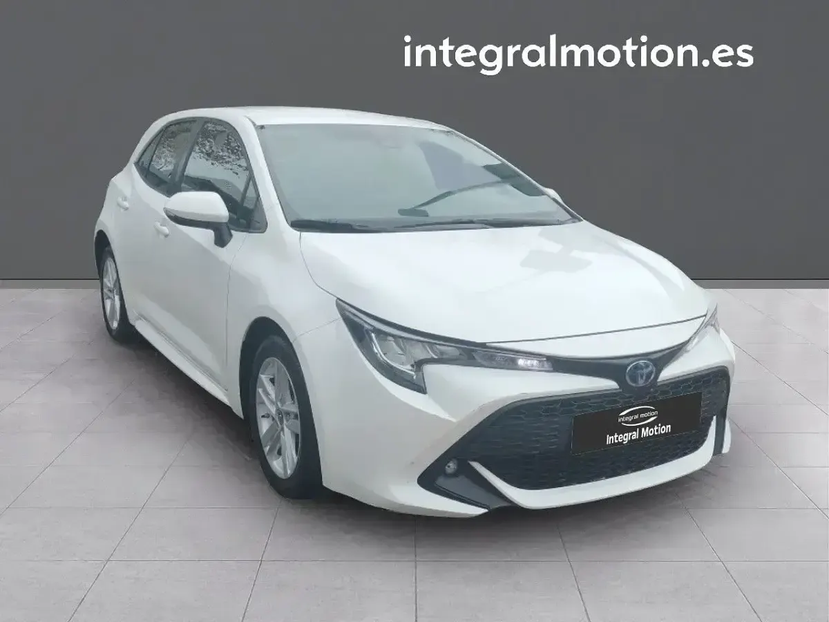 Używany Toyota Corolla Business Edition 122 KM (89 kW) 2022 Biały