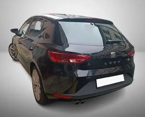 Usado Seat Leon FR 184 CV (135 kW) 2015 Negro Berlina