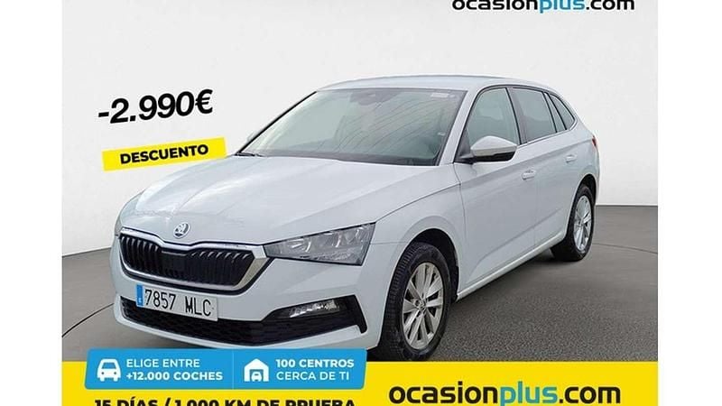 Blanco Usado 2023 Skoda Scala Selection Utilitario | 13.628 € (Buen precio) - Imagen 1/4