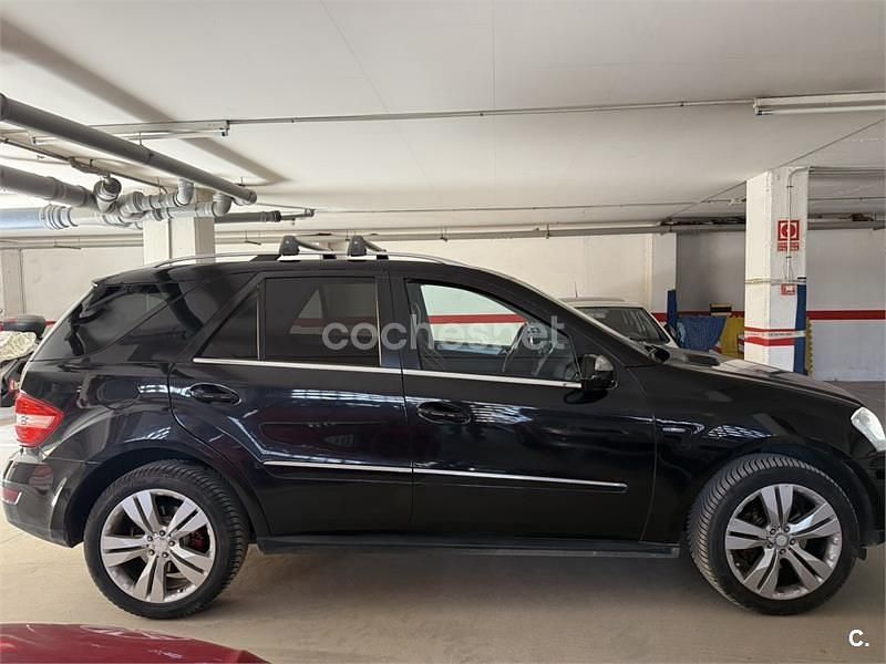 Usado Mercedes ML300 190 CV (139 kW) 2010 Negro SUV