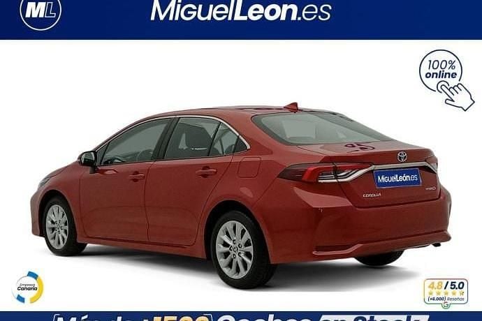Usado Toyota Corolla Business Edition 122 CV (89 kW) 2022 Rojo Berlina