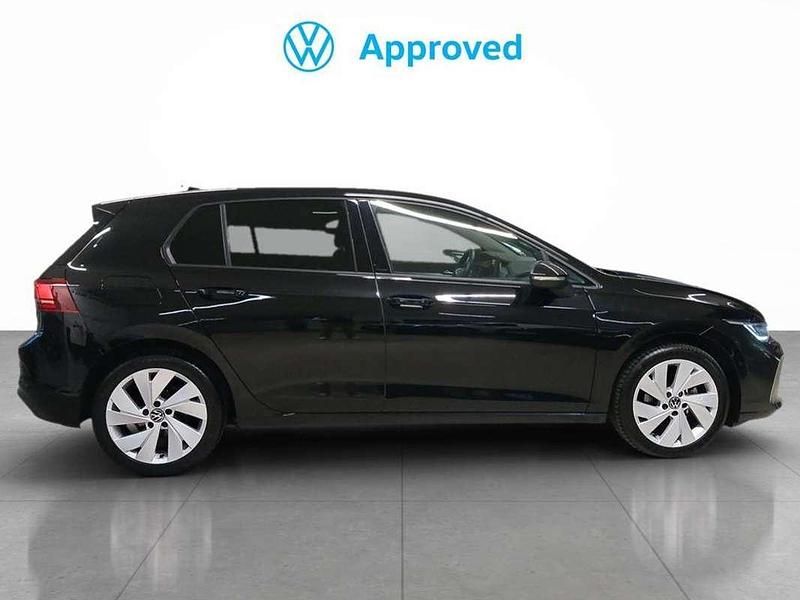 Usado VW Golf VIII 116 CV (85 kW) 2025 Negro Utilitario