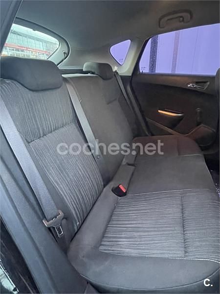 Usado Opel Astra Expression 100 CV (73 kW) 2011 Negro Berlina