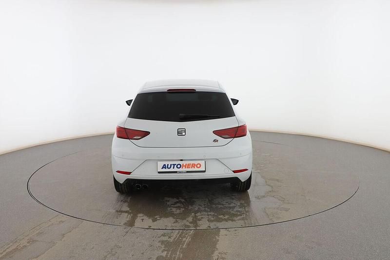 Usado Seat Leon FR 125 CV (91 kW) 2017 Blanco Coupe