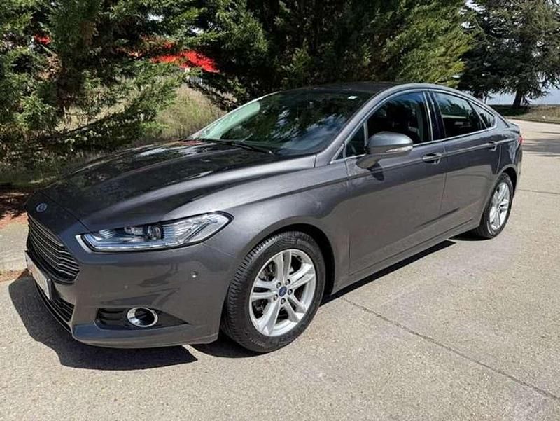Usado Ford Mondeo Titanium 160 CV (117 kW) 2018 Gris Familiar