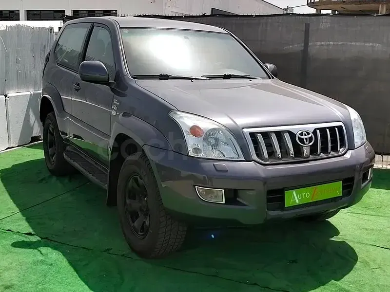 Usado Toyota Land Cruiser 173 CV (127 kW) 2008 Gris / plata SUV