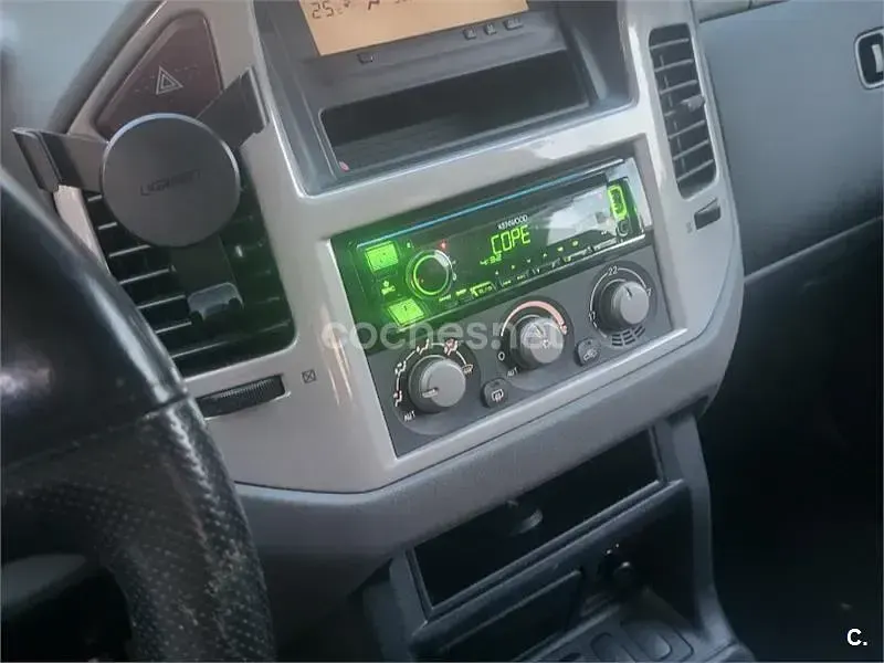 Usado Mitsubishi Montero Intense 160 CV (117 kW) 2006 Gris / plata SUV