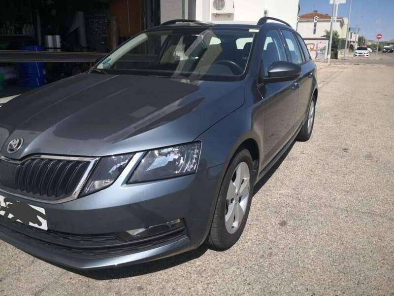 Gris Usado 2019 Skoda Octavia Ambition Familiar | 12.990 € - Imagen 1/4