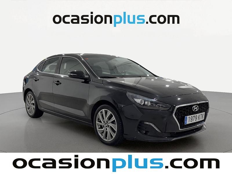 Usado Hyundai i30 120 CV (88 kW) 2019 Negro