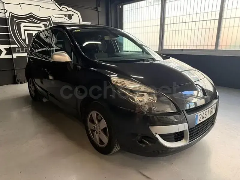 Usado Renault Scénic Dynamique 105 CV (77 kW) 2010 Negro Monovolumen