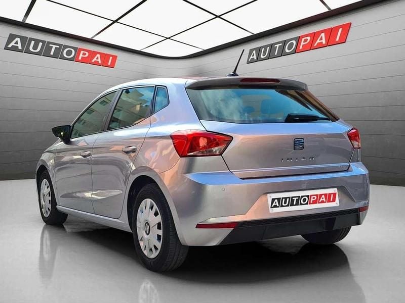 Usado Seat Ibiza Reference 80 CV (58 kW) 2021 Plateado Utilitario
