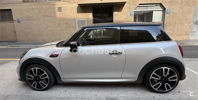 Usado Mini John Cooper Works 231 CV (169 kW) 2022 Gris / plata Utilitario