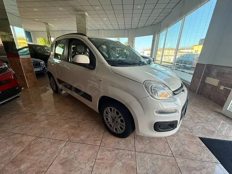 Usado Fiat Panda Lounge 69 CV (50 kW) 2017 Blanco Utilitario