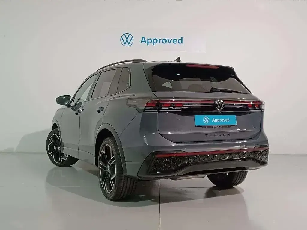 Usado VW Tiguan R-line 193 CV (141 kW) 2024 Gris SUV