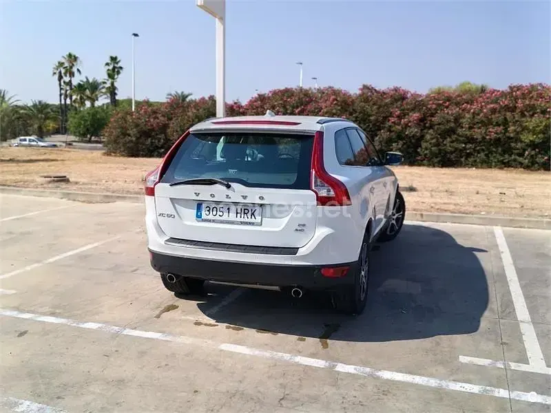 Usado Volvo XC60 R-Design 215 CV (158 kW) 2013 Blanco SUV