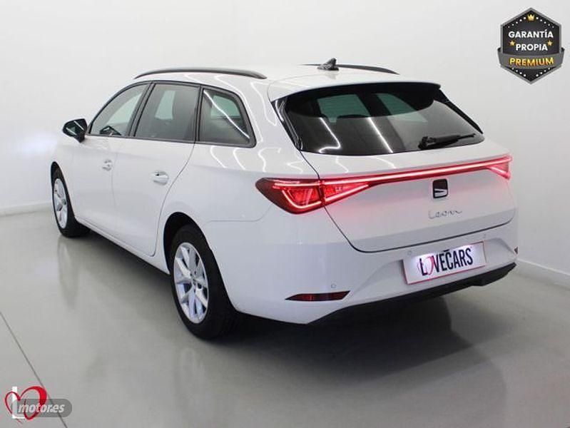 Usado Seat Leon Style 115 CV (84 kW) 2021 Blanco Familiar