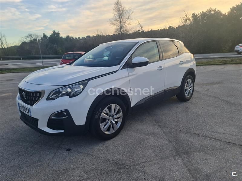 Usado Peugeot 3008 Allure 130 CV (95 kW) 2018 Blanco SUV