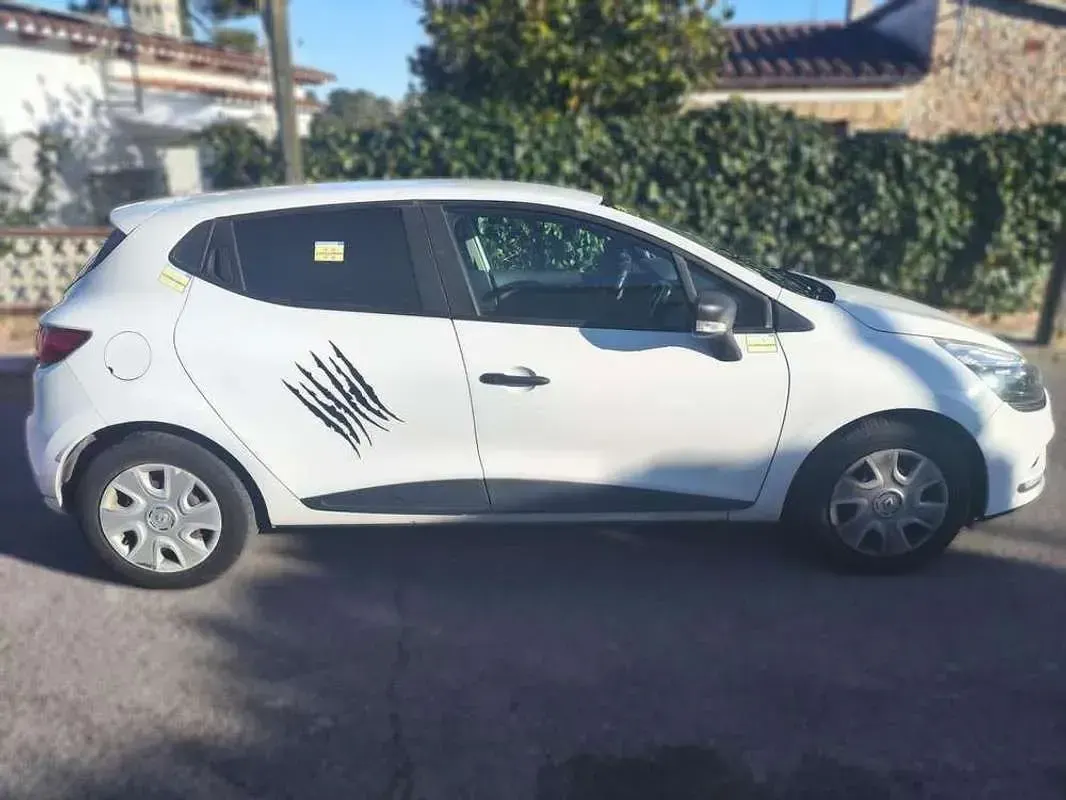 Usado Renault Clio Business 75 CV (55 kW) 2018 Blanco Utilitario
