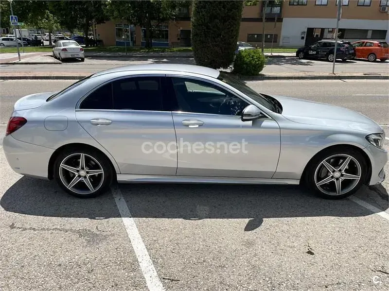 Usado Mercedes C220 AMG line 170 CV (125 kW) 2017 Gris / plata Berlina