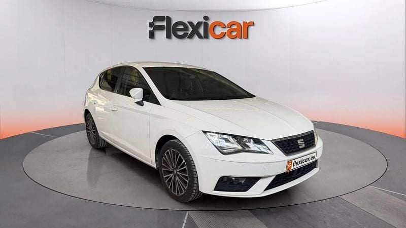 Usado Seat Leon Style 115 CV (84 kW) 2019 Blanco Berlina