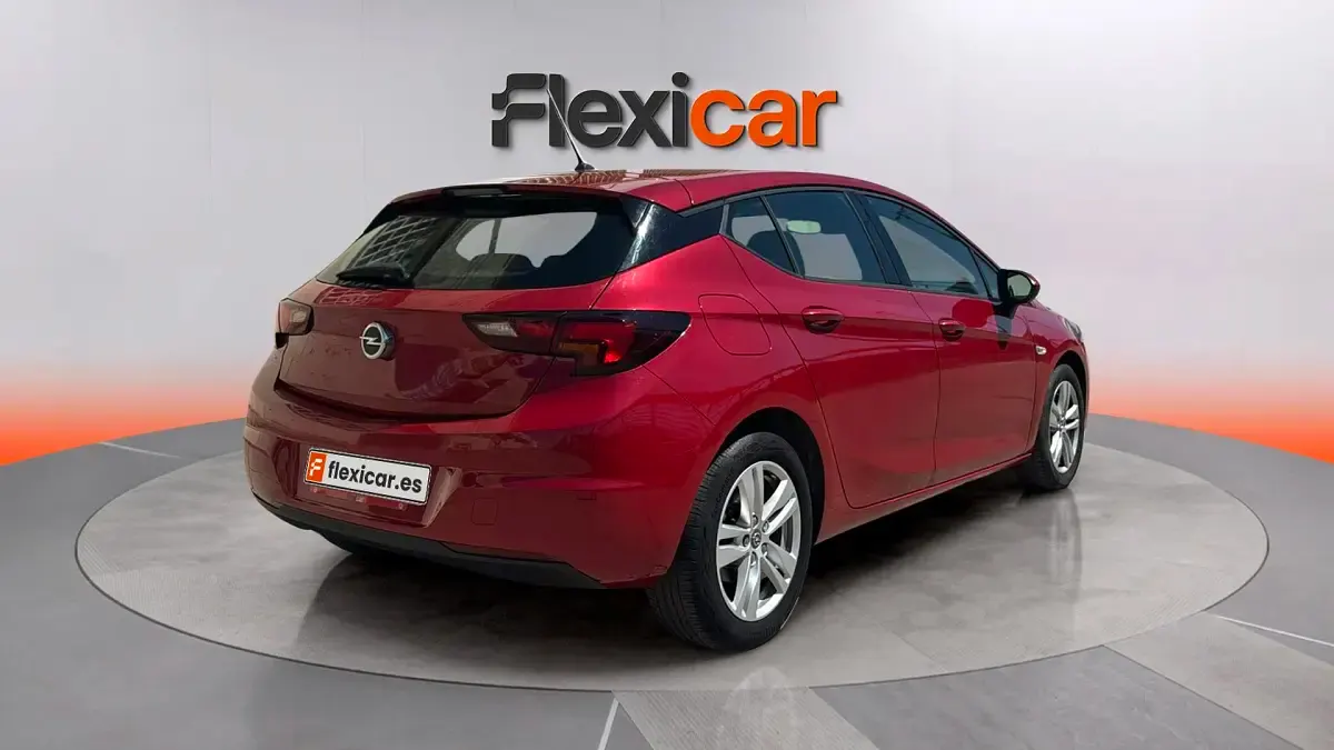 Usado Opel Astra GS Line 110 CV (80 kW) 2020 Rojo Berlina