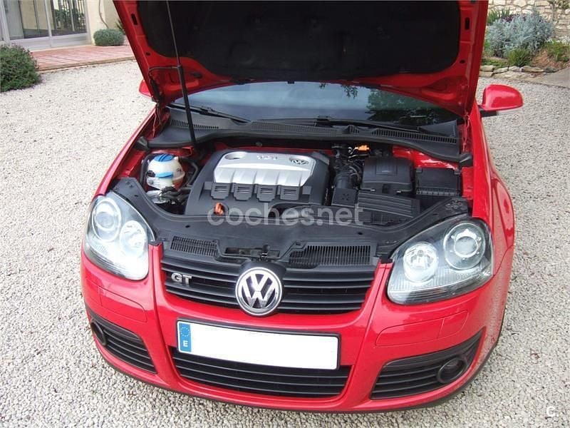 Usado VW Golf V GT 170 CV (125 kW) 2007 Rojo Berlina