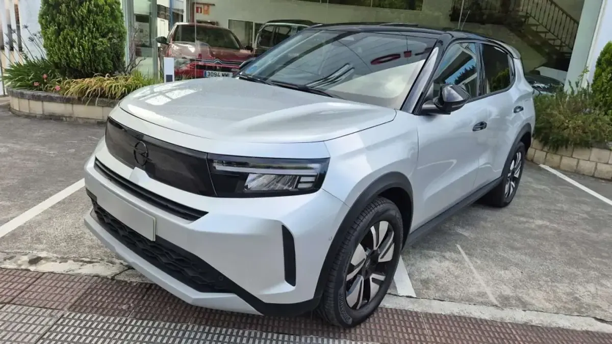 Usado Opel Frontera 83 kW (113 CV) 2026 Gris SUV