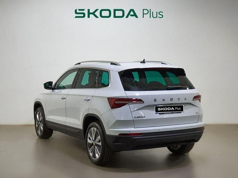 Usado Skoda Karoq 150 CV (110 kW) 2024 Blanco SUV