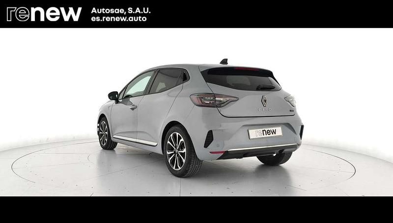 Usado Renault Clio V Techno 140 CV (102 kW) 2025 Gris Berlina