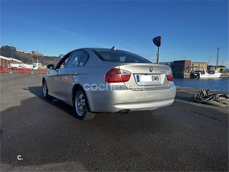 Usado BMW 320 150 CV (110 kW) 2005 Gris / plata Berlina