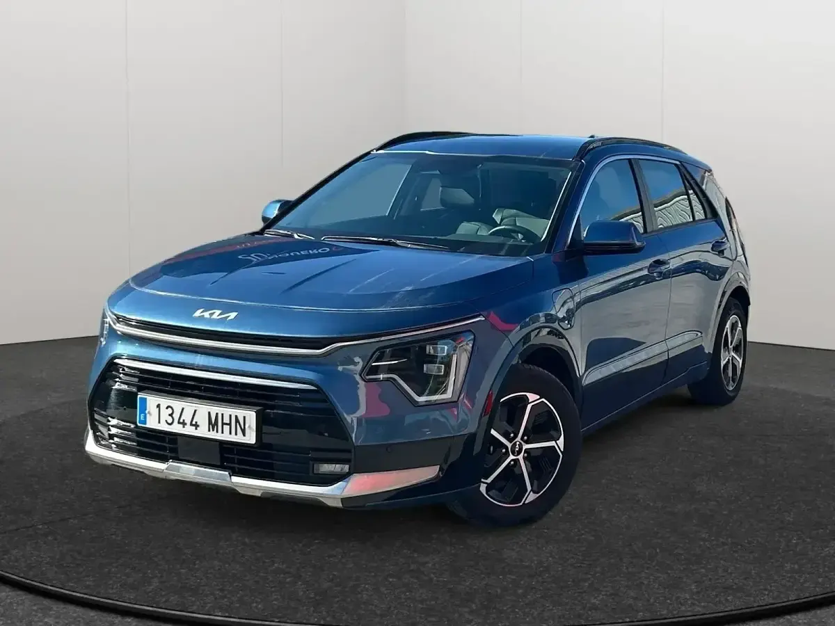 Käytetty Kia Niro 184 HP (135 kW) 2023 Sininen Katumaasturi
