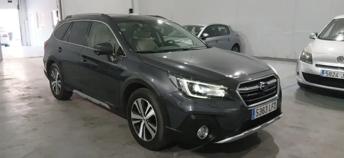 Usado Subaru Outback 175 CV (128 kW) 2020 Negro Familiar