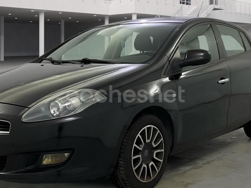 Negro Usado 2012 Fiat Bravo Active Utilitario | 4650 € (Precio justo) - Imagen 1/4
