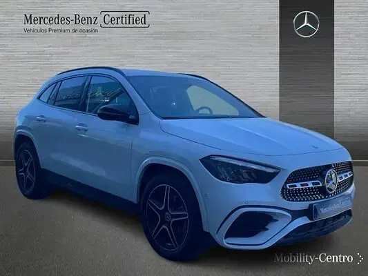 Usado Mercedes GLA200 AMG line 150 CV (110 kW) 2024 SUV