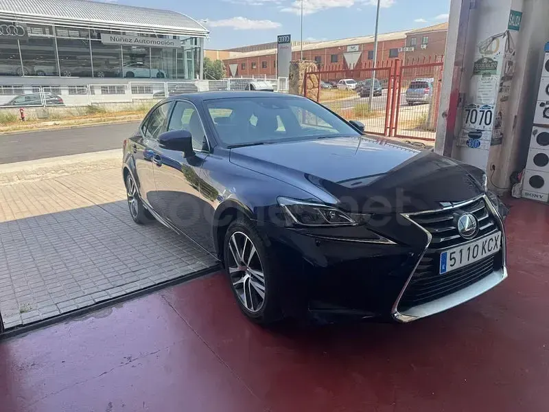 Usado Lexus IS300h Executive Line 223 CV (164 kW) 2017 Azul Berlina