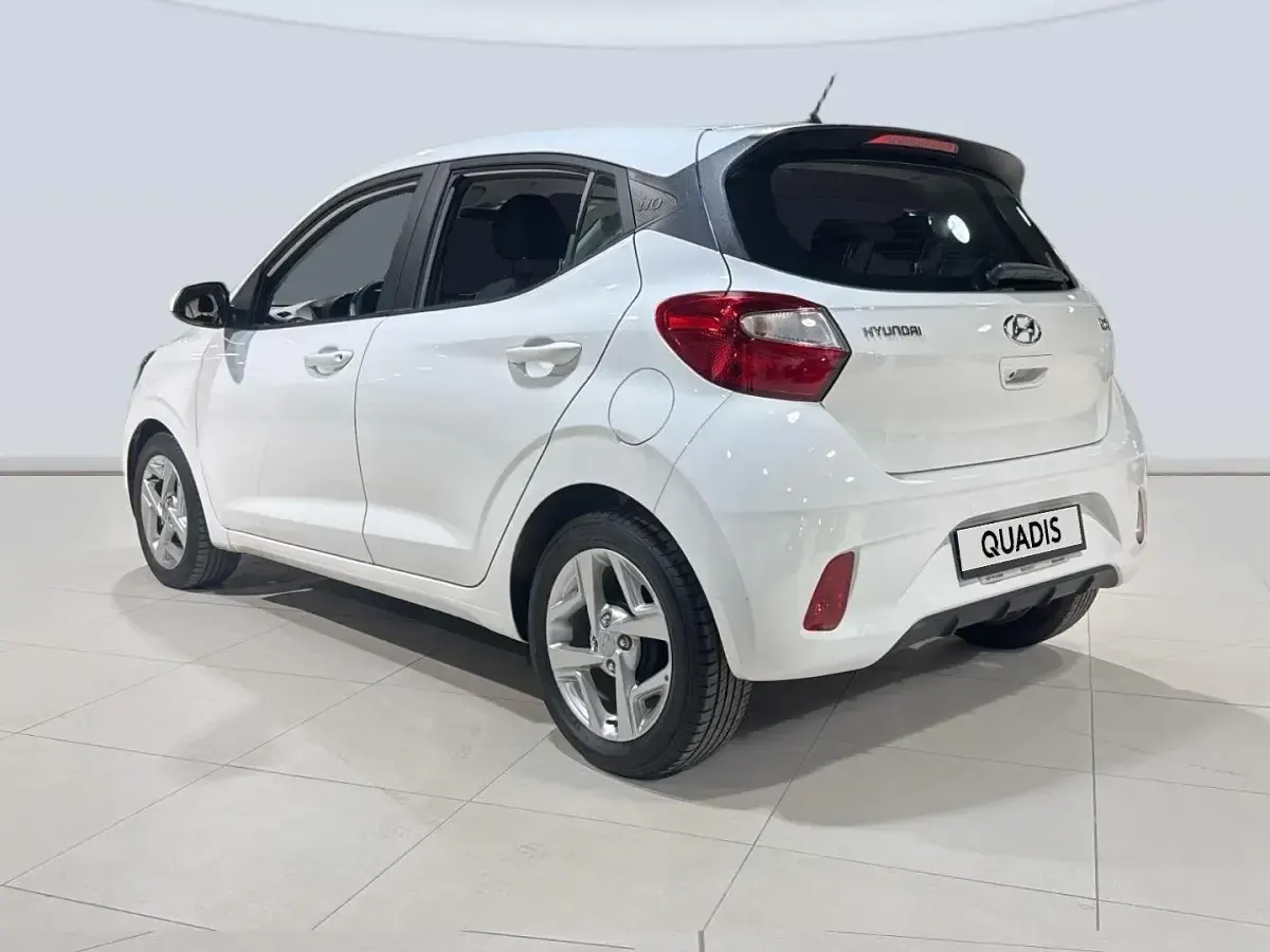 Usado Hyundai i10 67 CV (49 kW) 2023 Blanco Utilitario