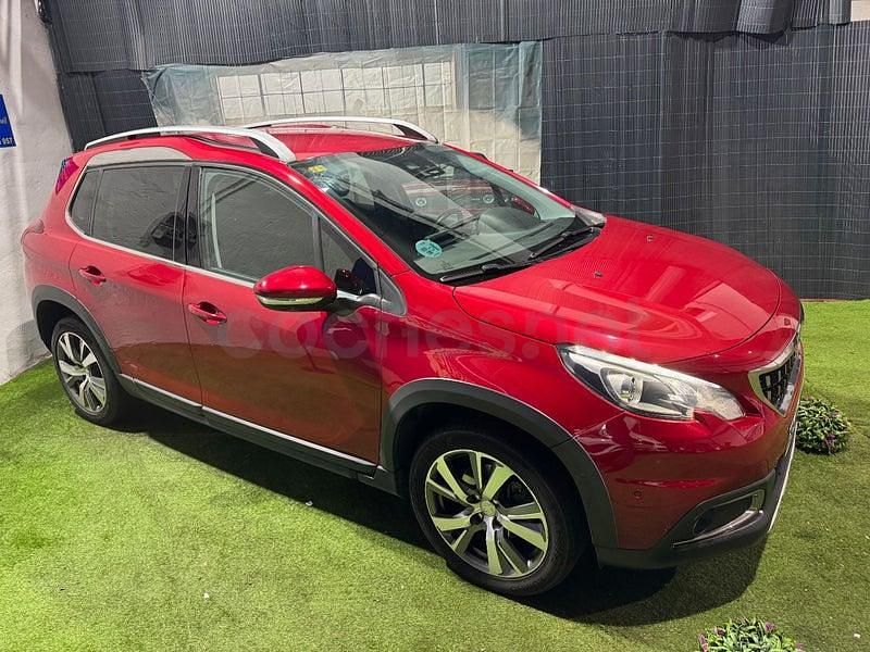 Usado Peugeot 2008 Allure 110 CV (80 kW) 2016 Granate SUV