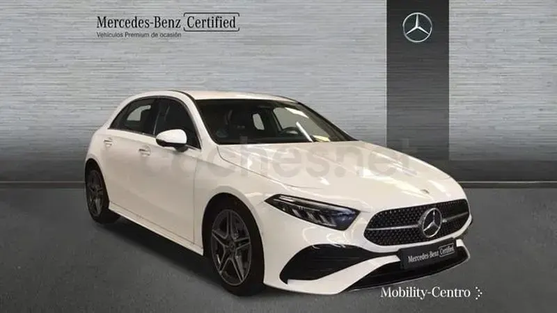 Käytetty Mercedes A180 136 HP (100 kW) 2023 Valkoinen Sedan