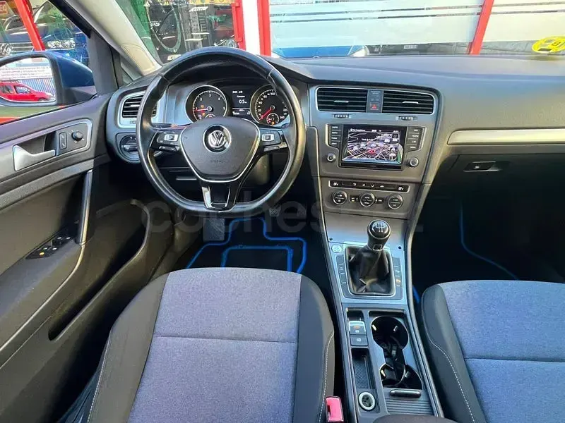 Usado VW Golf VII 110 CV (80 kW) 2014 Azul Berlina